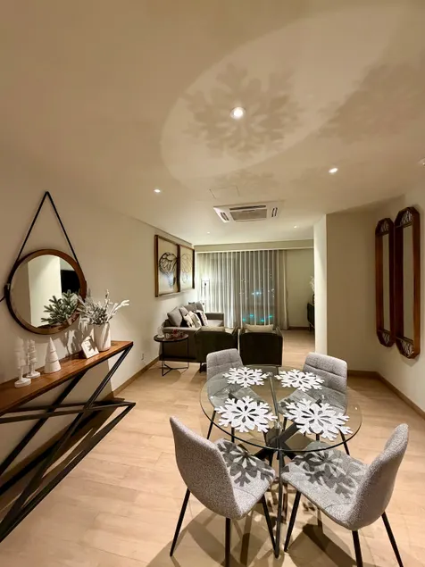 Luxurious apartment with Wi-Fi, gym, and an excellent location - Image 1