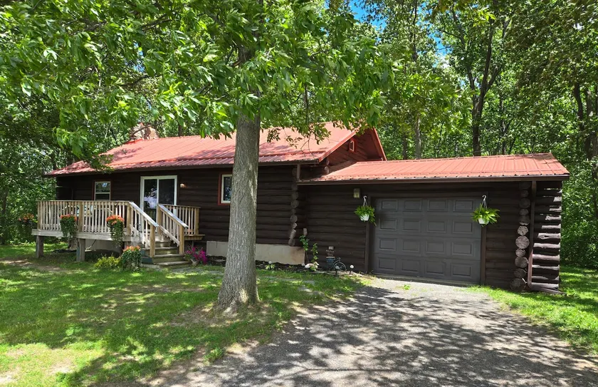 Charming Country Cabin- Cozy, Scenic View, HOT TUB, near CMAC - Image 1