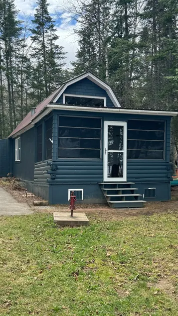 Cottage right on the lake! Waterfront views! - Image 1