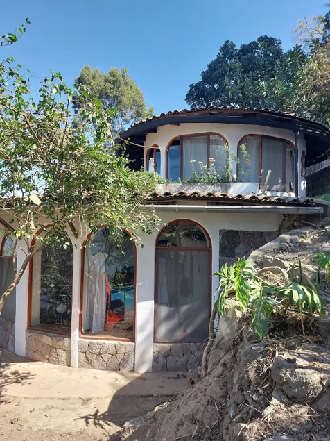House in paradise garden - Image 1