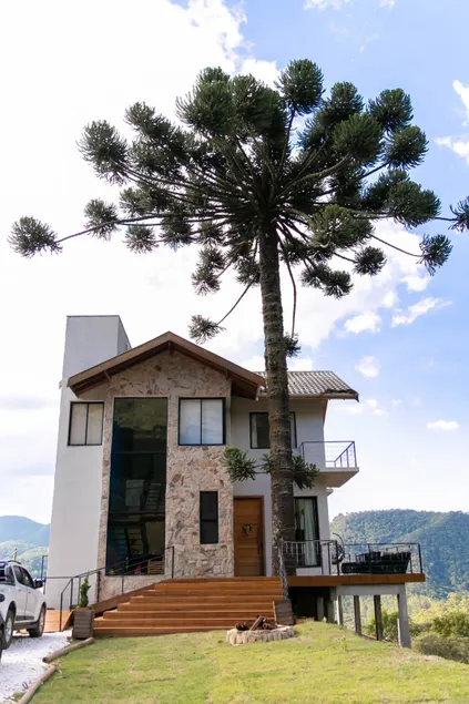3 en-suite bedrooms, bathtubs, 360° views, and complete privacy - Image 1