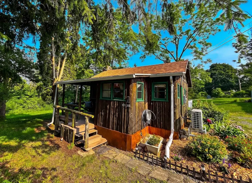 Cozy Cabin w/ Hot Tub (pet friendly)! - Image 1
