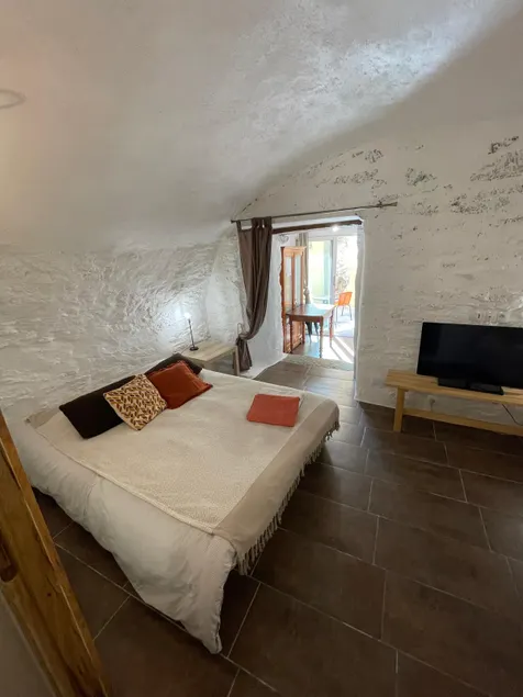 Charming vaulted studio • heart of a Corsican village - Image 1