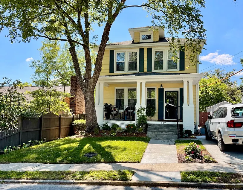 Location! Hot tub, comfy beds, walk to Main St. - Image 1