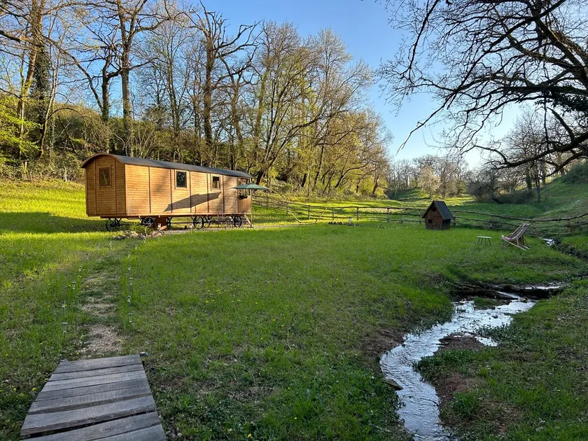 La Roulotte des Bois - Image 1