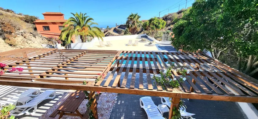Authenticity at the resident's home in the south/pool - Image 1