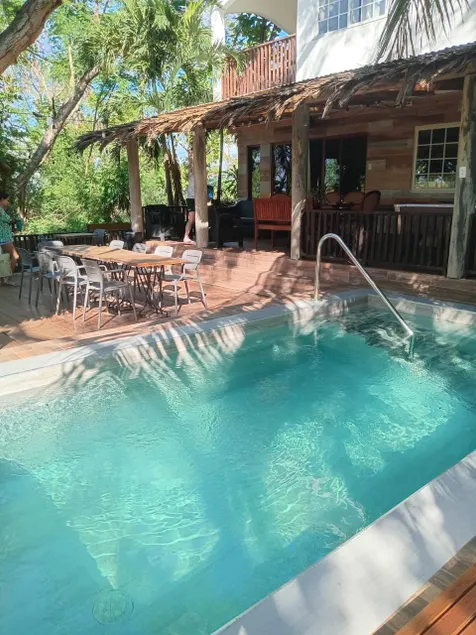Gorgeous 4Br Apt with Pool & BBQ - Image 1