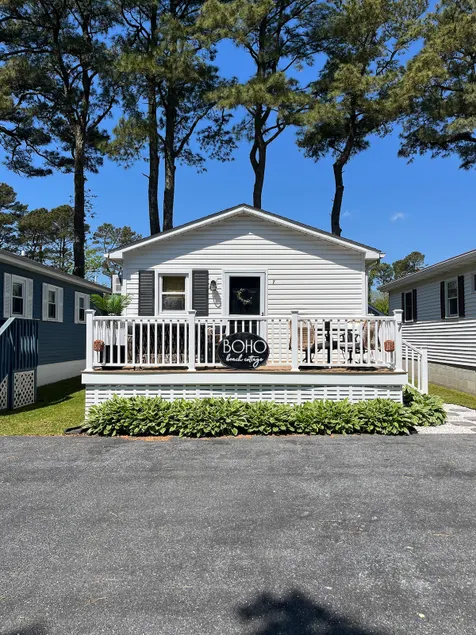 West OC cottage! 5 star! <1mi to Beach and Boards - Image 1
