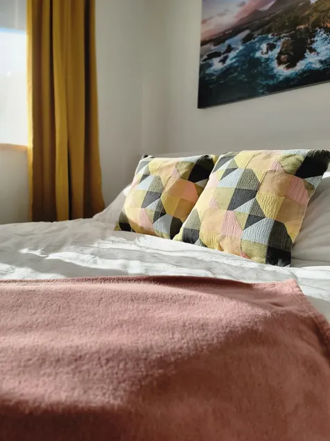 Slack tide suite - Image 1