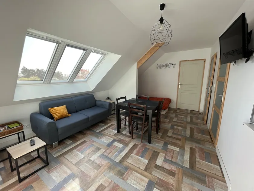 Apartment with a garden - Image 1
