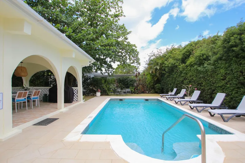 Large pool gardens and close to beach - Aqua Bliss - Image 1