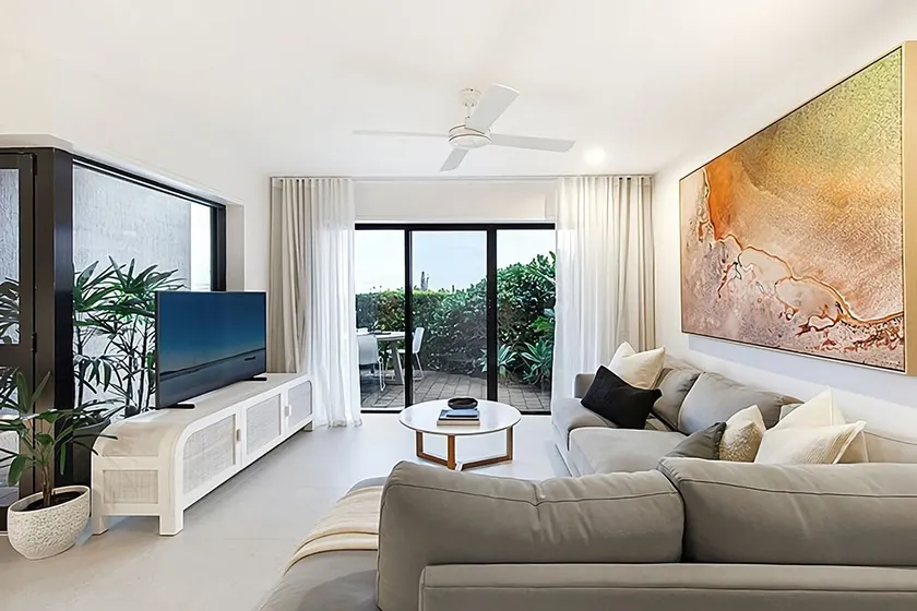 'Sunrise Luxury Beach Retreat'~Pooch Friendly - Image 1