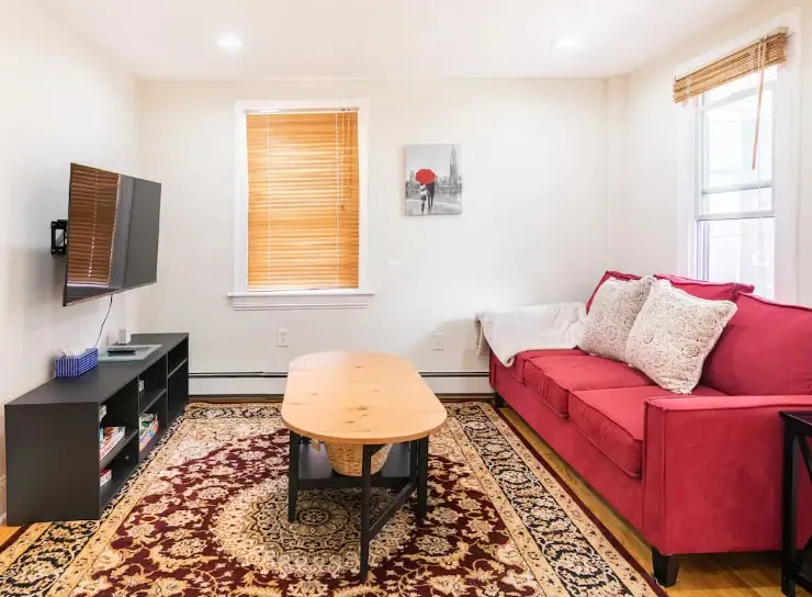 Bright & Spacious Heart of College Hill Fox Point - Image 1