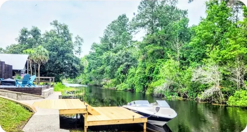 Getaway on the Waterway- Dock+Kayaks+SUP board - Image 1
