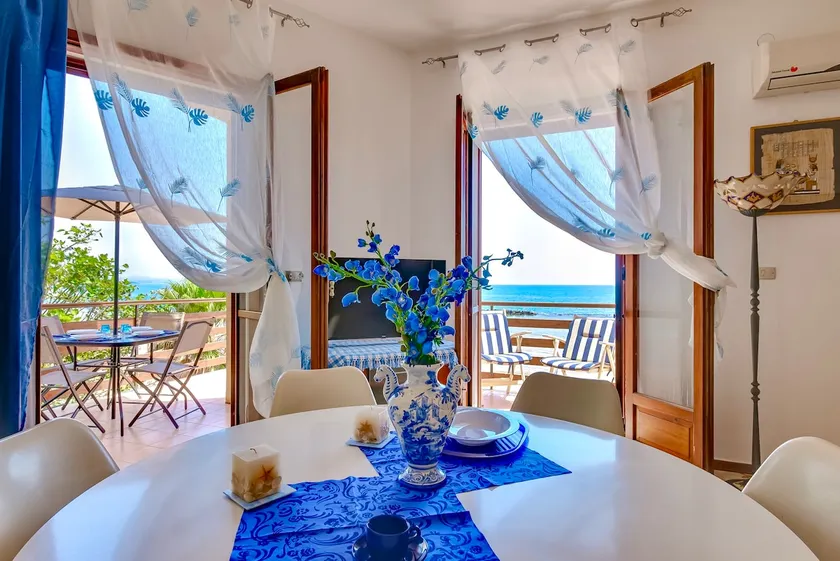 on the beach + private parking + sea view - Image 1