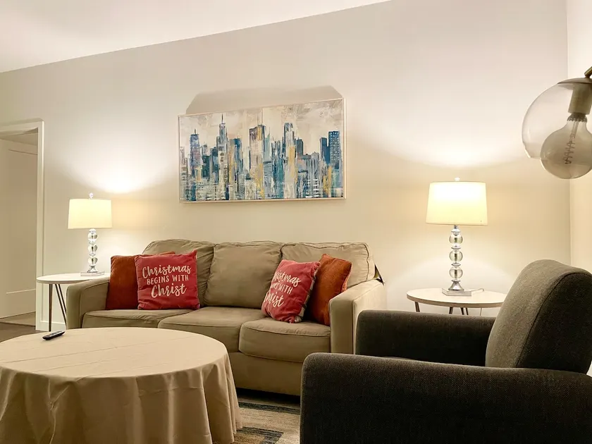 2b2b APT in DJ plaza area - Image 1