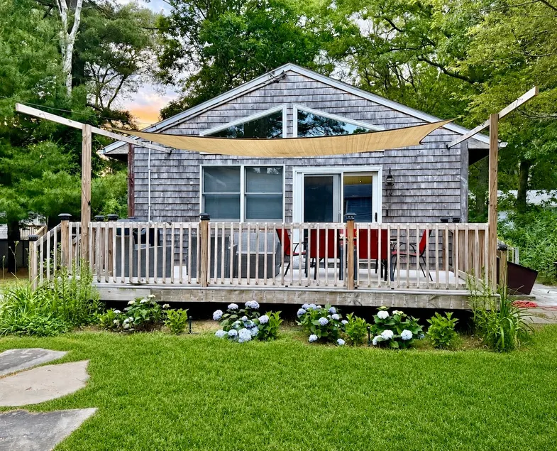 Quiet Cottage with Beach Pass - Image 1