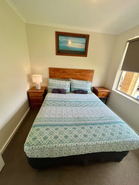 Towncrackers Guest house - Image 1