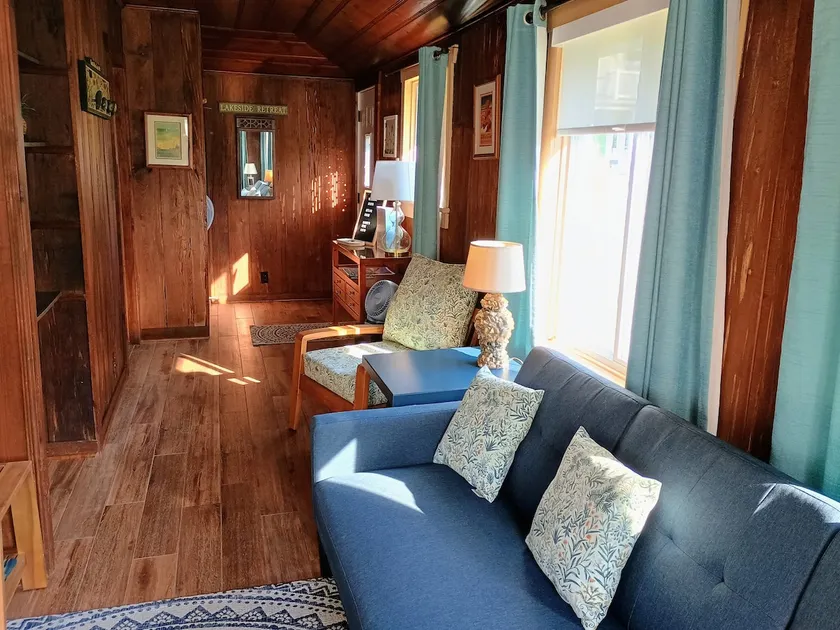 Randi's Blue Cabin in Grand Mere - Image 1
