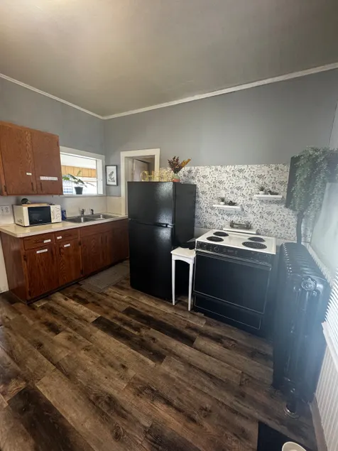 Cabin in the city - Image 1
