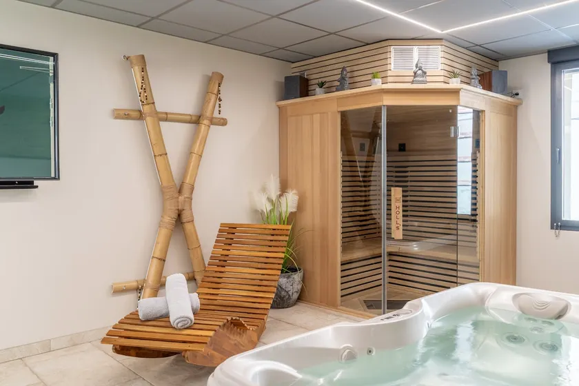 Romantic loft / Jacuzzi & cocooning – Toulouse - Image 1