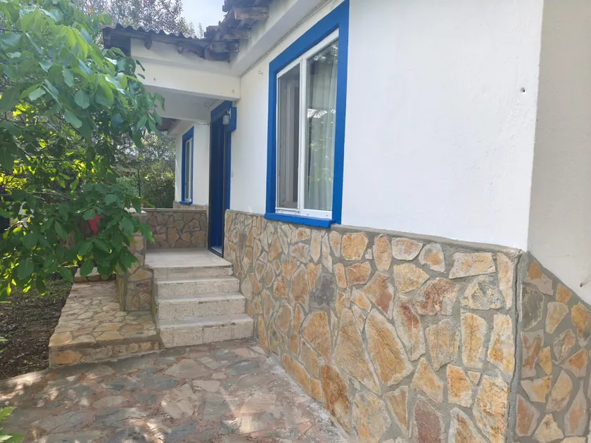 Detached house with garden close to the sea - Image 1