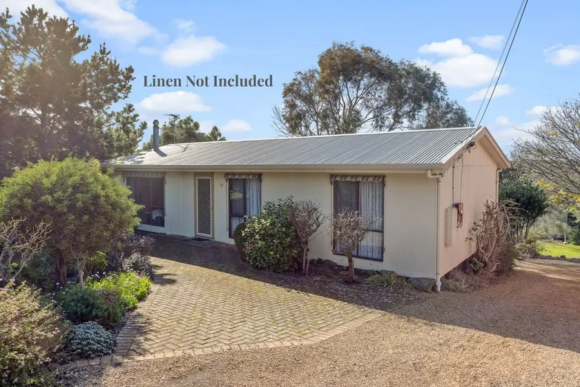 Comfortable Elevated Holiday Home - Image 1