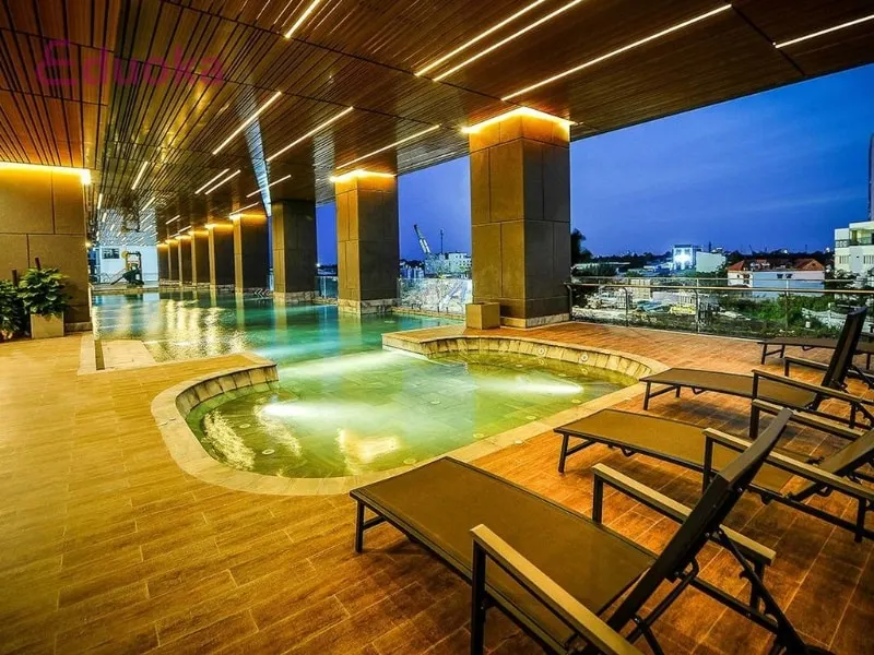 Luxury 2 Bedroom Apt for Rent at Skyline - Image 1