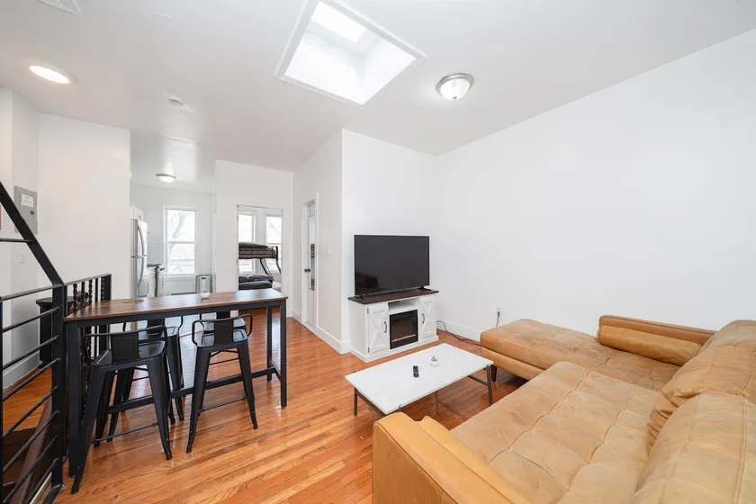 Newly-Designed BK Penthouse 20 Mins to Manhattan! - Image 1