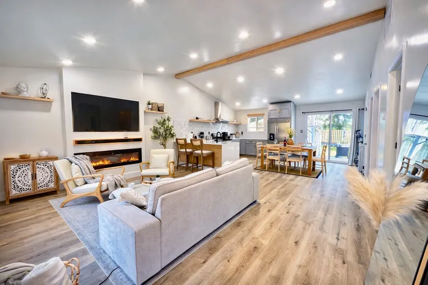 Cozy Home Minutes From Downtown - Image 1