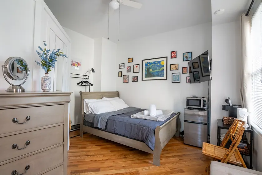 Walk to Carytown | Private Bedroom Next to VMFA - Image 1