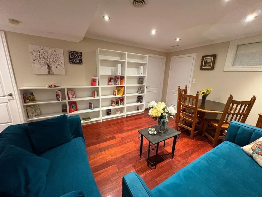 Beautiful house 4 bedroom 2 Bathroom, Free Parking - Image 1