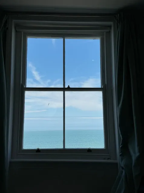 Glorious sea views in a great location - Image 1