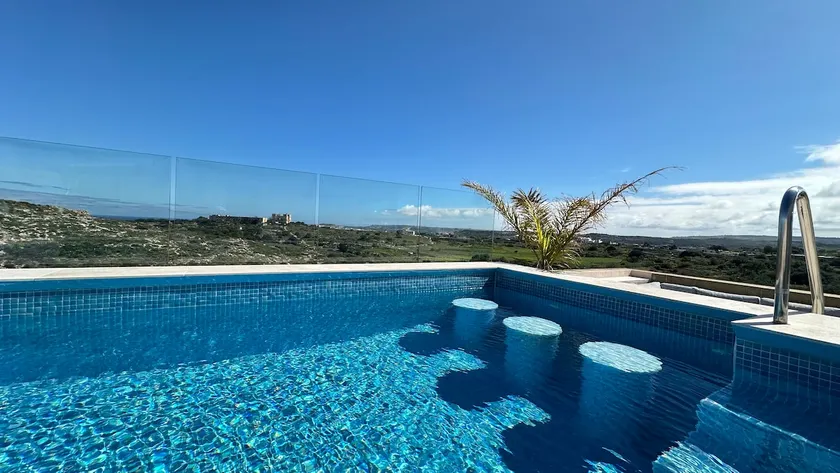 Penthouse in Mellieha with Private Pool & Large Terraces - Image 1