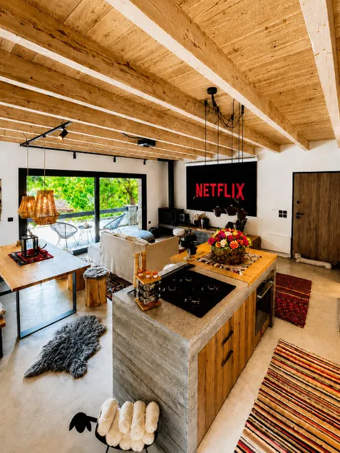 Parnassus Dreamwood Chalet - Image 1