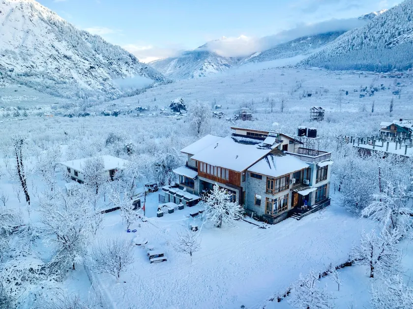 Kaizen Luxe - Best Luxurious Villa in Manali. - Image 1