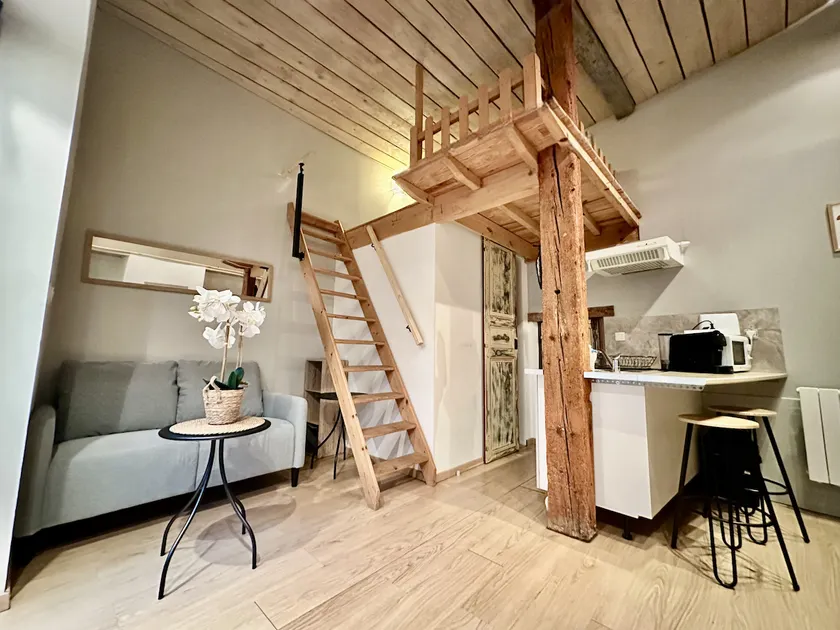 Pleasant studio in the center. - Image 1