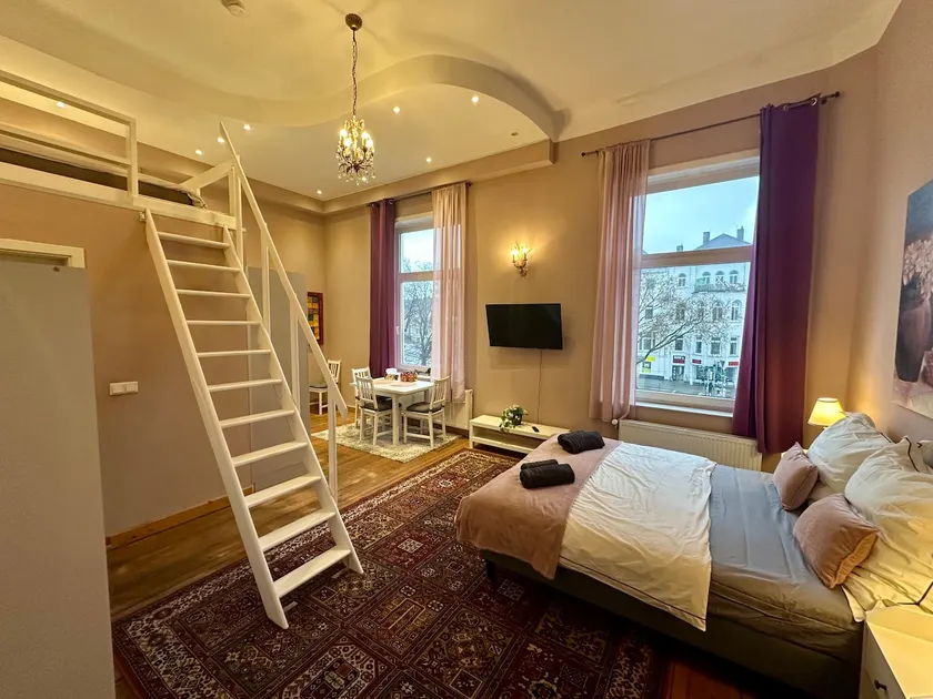 Royal Rose Suite in zentraler Lage - Image 1