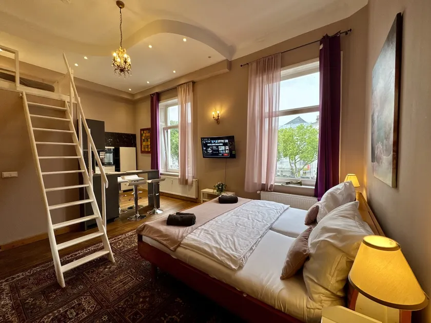 Royal Rose Suite in zentraler Lage - Image 1