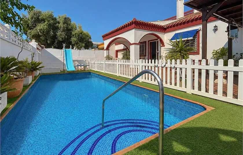 Waterfront home in Pilar de la Horadada - Image 1