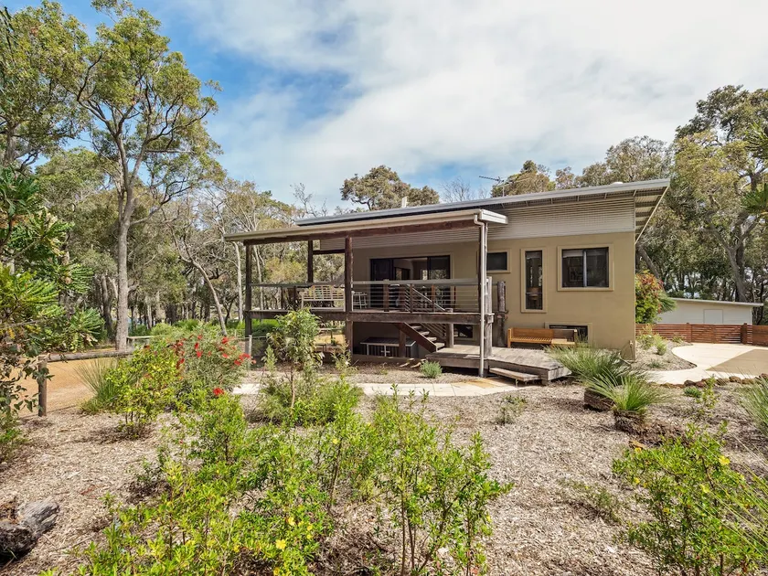 Rosella - Secluded Bushland Escape with Valley Views - Image 1