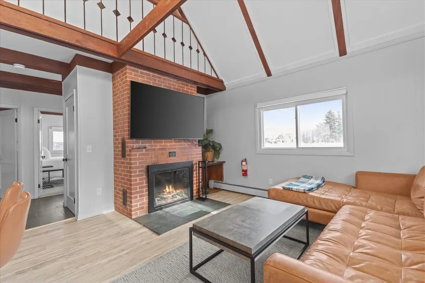 Quaint Escape in Stowe, Great Location - Image 1