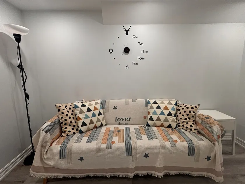 2 Beds lower lvl apt w/Parking - Image 1