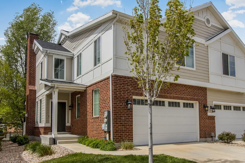 Modern Salt Lake Twin Home. Pet friendly - Image 1