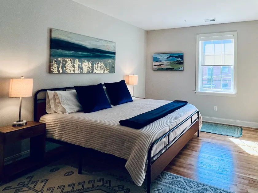 Quiet location, private, spacious unit! -2 - Image 1