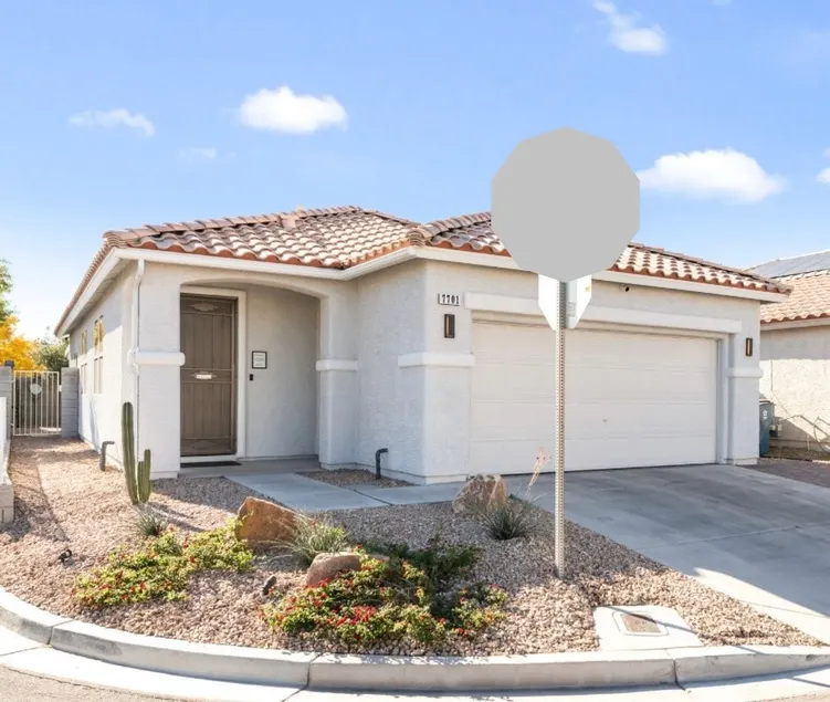 Cozy 2-bedroom single story home - Image 1