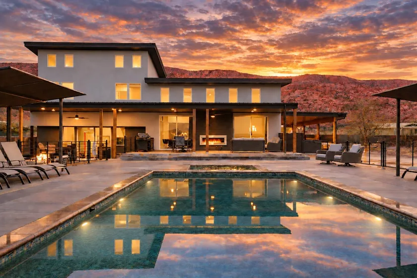 5 Bedroom All Suites-Private Pool & Desert Views - Image 1