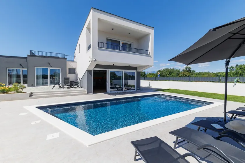 Villa Fortunata Countryside Escape with Pool - Image 1