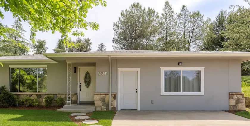 #Newlyrenovated Modern Home Yosemite | Bass Lake - Image 1