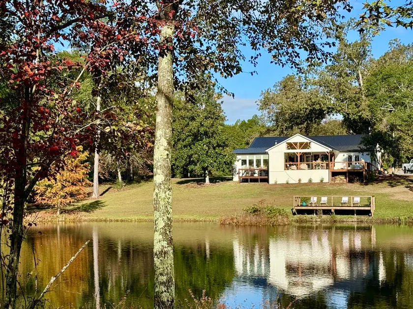 The Big Oak Retreat Fishing Getaway - Image 1